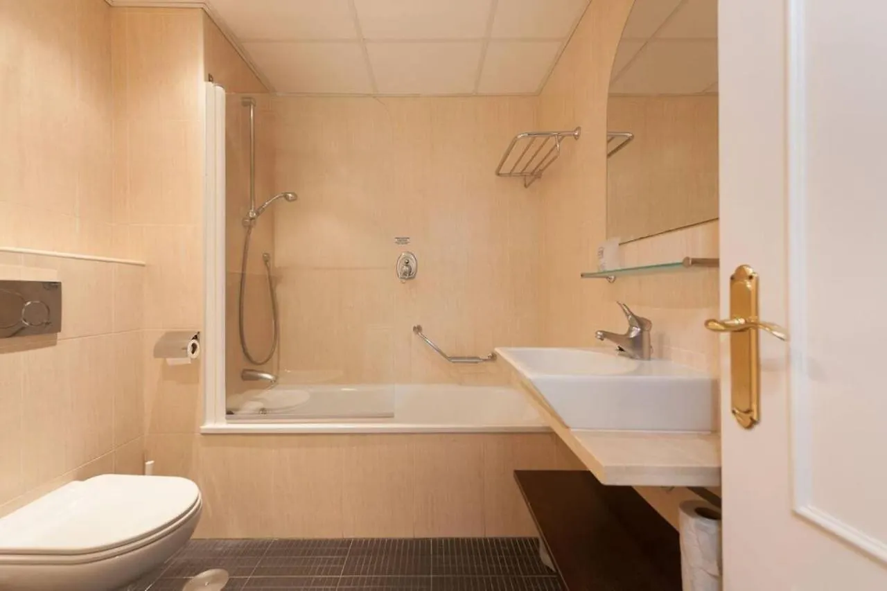 Stylish 2Br Club Caronte, Mijas Costa Apartment